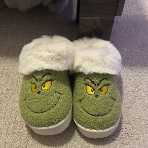 Women’s Grinch Green Slippers